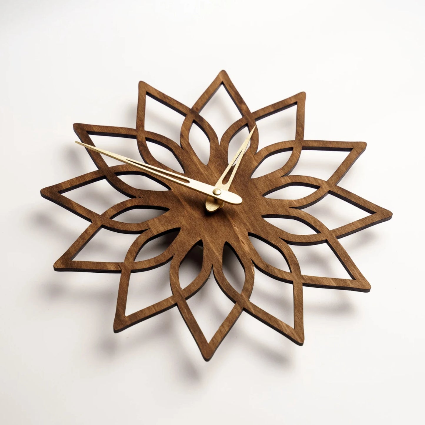 đ Horloge murale Zayno â Horloge en bois artisanale