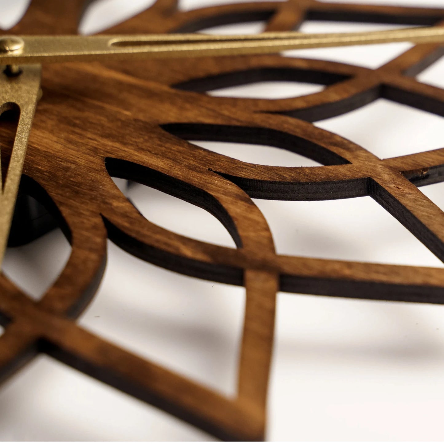 đ Horloge murale Zayno â Horloge en bois artisanale