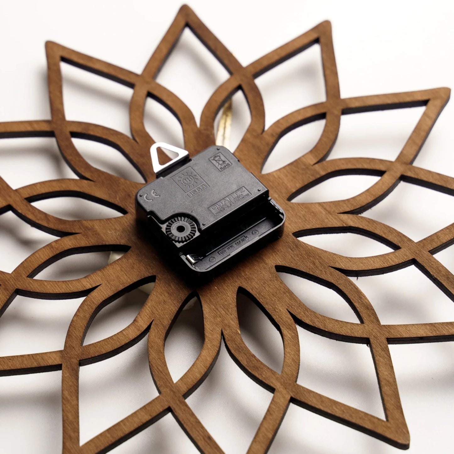 đ Horloge murale Zayno â Horloge en bois artisanale