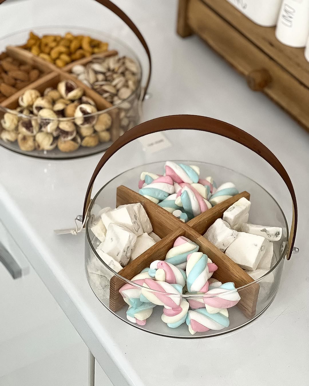 Bol de présentation en verre avec compartiments raffinés en bambou